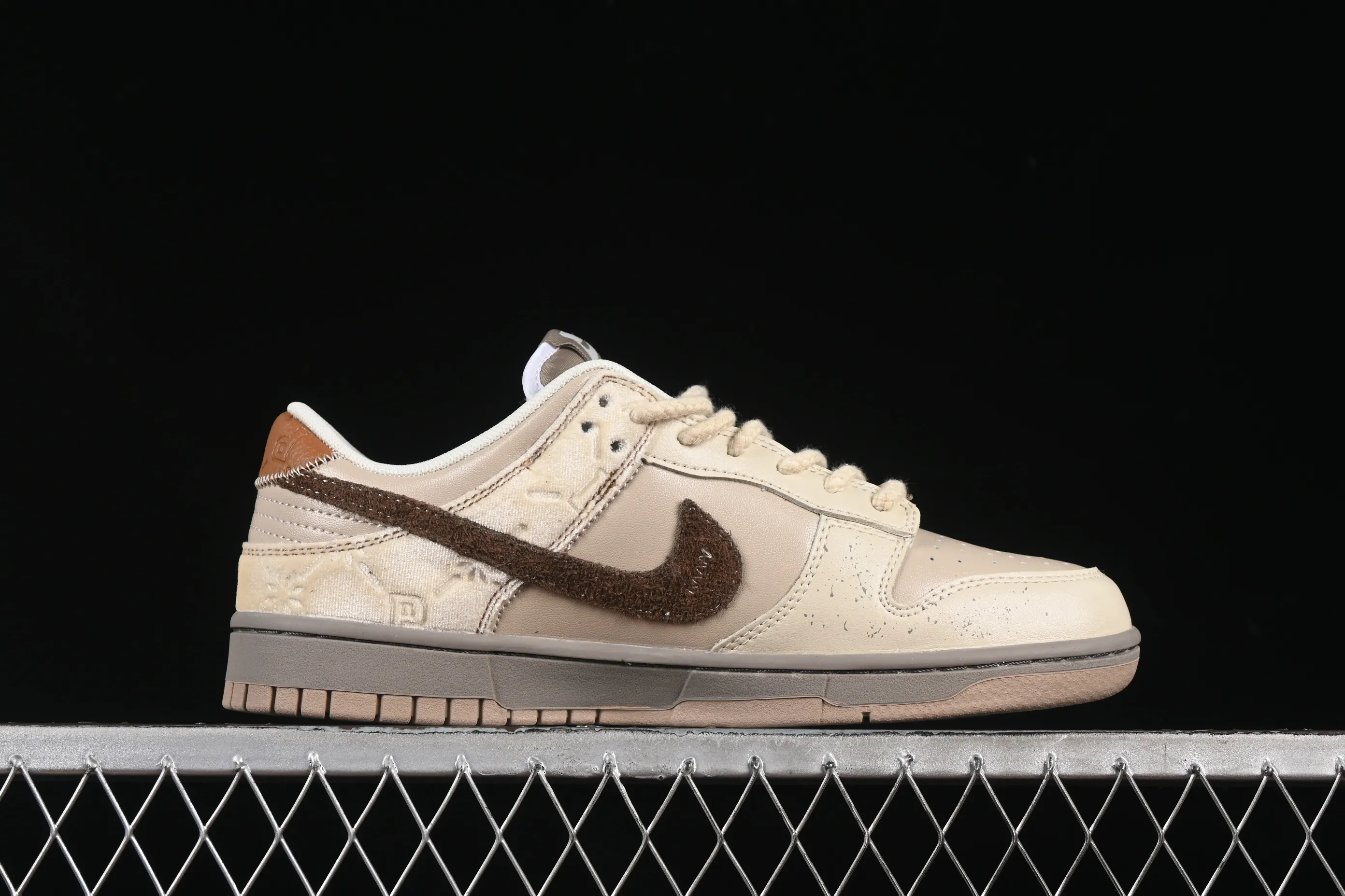 All Categories Nk SB Dunk Series Nk SB Dunk Low Low-top sneakers Nike Dunk Low Panda Prank Winter Dream Romance Royal Beige Low-top casual sneakers HQ1175-240